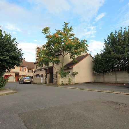 Parking Prive Gratuit - 15Mn Paris - Gare A Pied En 5Mn - Tout Equipee - Terrasse - Jardin - Stade De France - Casino D'Enghien - Hippodrome, Universite Épinay-sur-Seine Eksteriør billede